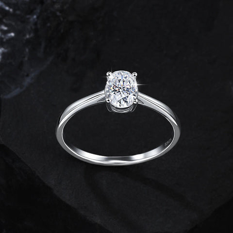 Lumière Solitaire Ring