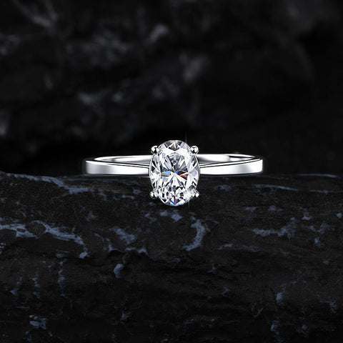 Lumière Solitaire Ring
