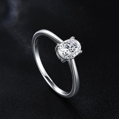 Lumière Solitaire Ring