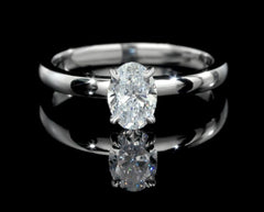 Lumière Solitaire Ring