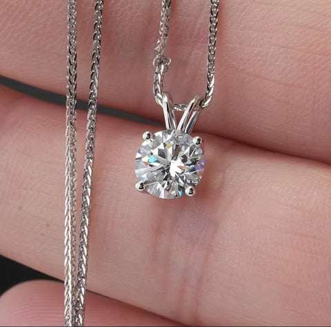 Lumière Pendant Necklace
