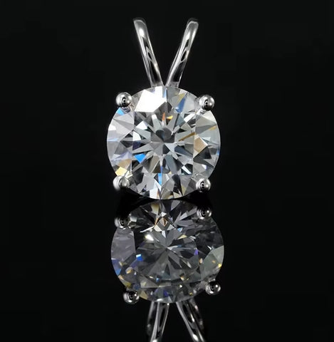 Lumière Pendant Necklace