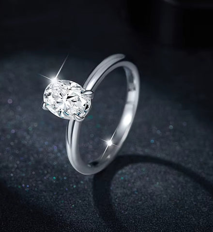 Lumière Solitaire Ring