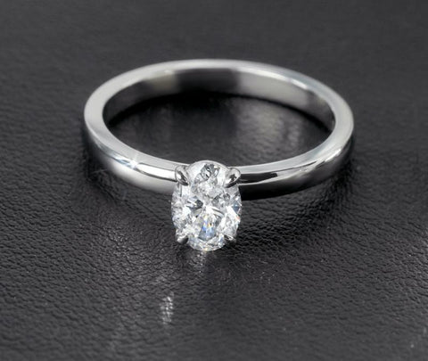Lumière Solitaire Ring